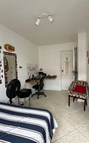 Apartamento à venda com 300m², 4 quartos e 2 vagas Apartamento à venda com 300m², 4 quartos e 2 vagasQuarto 3