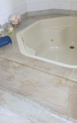 Apartamento à venda com 348m², 3 quartos e 3 vagasBanheiro da Suíte 1