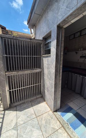 Casa à venda com 125m², 4 quartos e 2 vagas Casa à venda com 125m², 4 quartos e 2 vagasÁrea externa