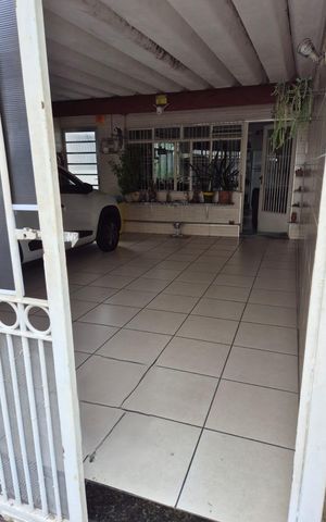 Casa à venda com 125m², 4 quartos e 2 vagas Casa à venda com 125m², 4 quartos e 2 vagasÁrea externa