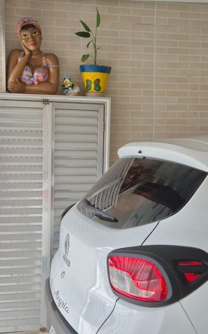 Casa à venda com 125m², 4 quartos e 2 vagas Casa à venda com 125m², 4 quartos e 2 vagasÁrea externa