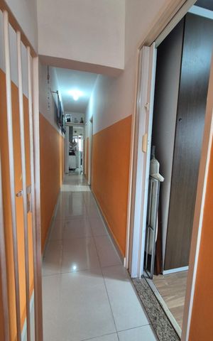 Casa à venda com 125m², 4 quartos e 2 vagas Casa à venda com 125m², 4 quartos e 2 vagasCorredor