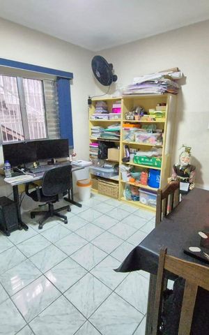 Casa à venda com 125m², 4 quartos e 2 vagas Casa à venda com 125m², 4 quartos e 2 vagasQuarto