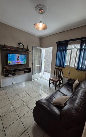 Casa à venda com 125m², 4 quartos e 2 vagas Casa à venda com 125m², 4 quartos e 2 vagasSala