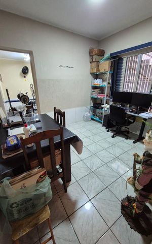 Casa à venda com 125m², 4 quartos e 2 vagas Casa à venda com 125m², 4 quartos e 2 vagasQuarto