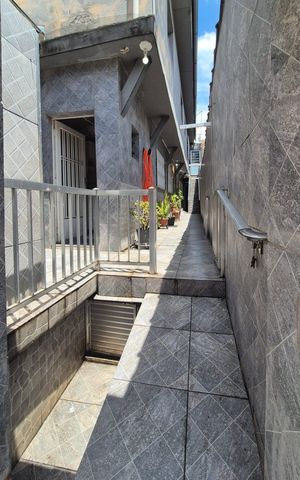 Casa à venda com 125m², 4 quartos e 2 vagas Casa à venda com 125m², 4 quartos e 2 vagasÁrea externa