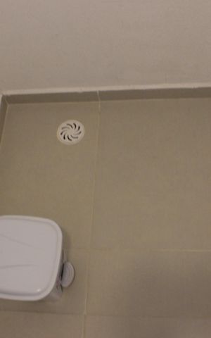 Casa à venda com 245m², 3 quartos e 4 vagasBanheiro do salão de festas