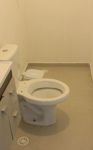 Casa à venda com 245m², 3 quartos e 4 vagasBanheiro do salão de festas