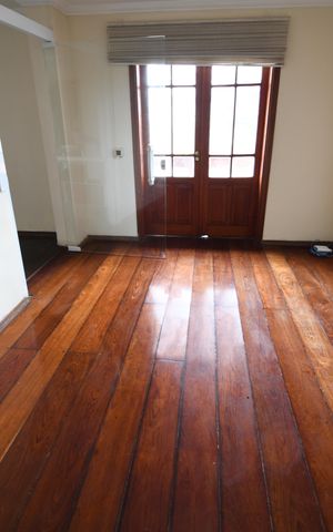 Casa à venda com 350m², 4 quartos e 6 vagasSala 2
