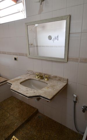Casa à venda com 350m², 4 quartos e 6 vagasBanheiro Suíte