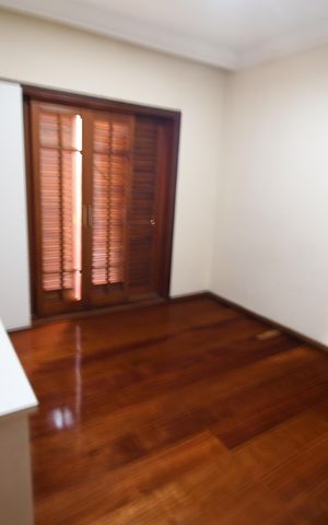 Casa à venda com 350m², 4 quartos e 6 vagasQuarto 2 - Suíte