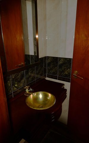 Casa à venda com 350m², 4 quartos e 6 vagasLavabo
