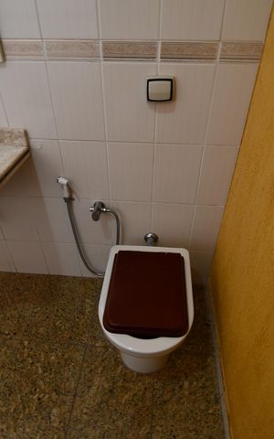 Casa à venda com 350m², 4 quartos e 6 vagasBanheiro Suíte