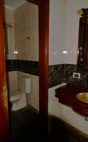 Casa à venda com 350m², 4 quartos e 6 vagasLavabo