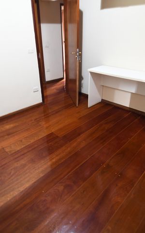 Casa à venda com 350m², 4 quartos e 6 vagasQuarto 2 - Suíte