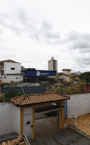 Casa à venda com 350m², 4 quartos e 6 vagasSala - Vista