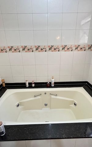 Casa para alugar com 200m², 3 quartos e 2 vagasBanheiro da Suíte 1