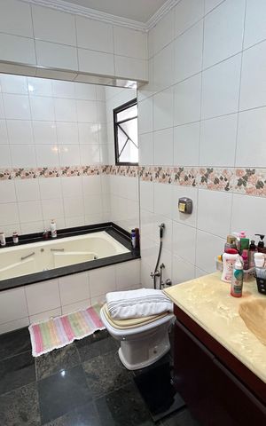 Casa para alugar com 200m², 3 quartos e 2 vagasBanheiro da Suíte 1