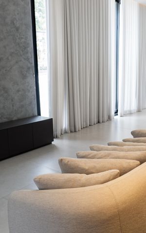 Casa à venda com 360m², 5 quartos e 4 vagasSala 1