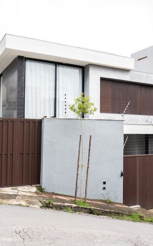 Casa à venda com 360m², 5 quartos e 4 vagasFachada