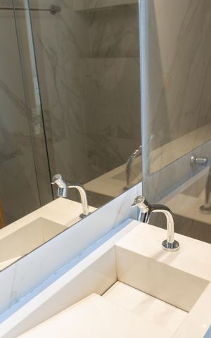 Casa à venda com 360m², 5 quartos e 4 vagasBanheiro 2