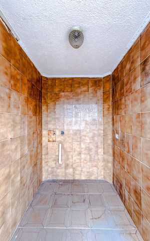 Casa à venda com 180m², 3 quartos e 1 vagaÁrea de Serviço