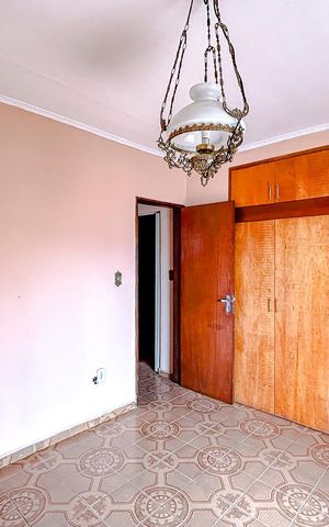Casa à venda com 180m², 3 quartos e 1 vagaSuíte