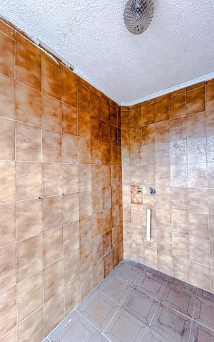 Casa à venda com 180m², 3 quartos e 1 vagaÁrea de Serviço