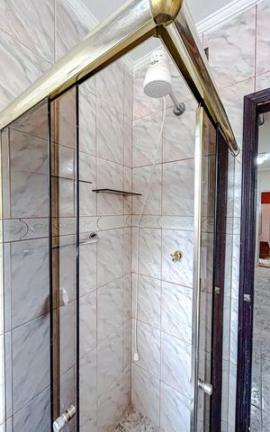 Casa à venda com 180m², 3 quartos e 1 vagaBanheiro