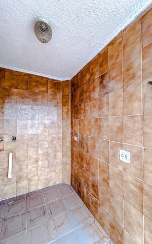 Casa à venda com 180m², 3 quartos e 1 vagaÁrea de Serviço