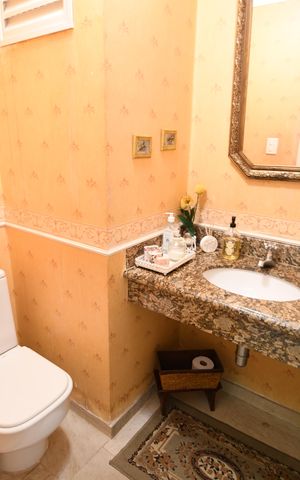 Apartamento à venda com 226m², 4 quartos e 4 vagasLavabo