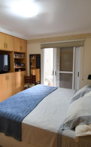Apartamento à venda com 226m², 4 quartos e 4 vagasQuarto 4 - Suíte