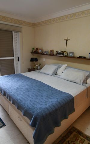 Apartamento à venda com 226m², 4 quartos e 4 vagasQuarto 4 - Suíte
