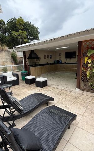 Casa de condomínio à venda com 214m², 3 quartos e 2 vagasÁrea externa