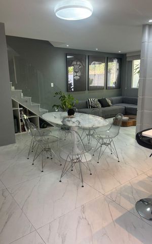 Casa de condomínio à venda com 214m², 3 quartos e 2 vagasSala