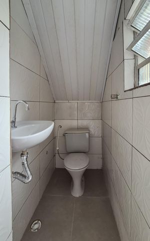 Casa à venda com 190m², 3 quartos e 2 vagas Casa à venda com 190m², 3 quartos e 2 vagasBanheiro de serviço