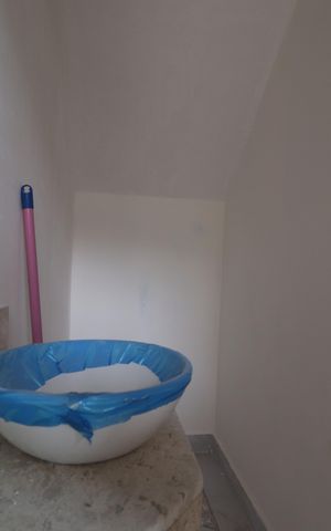 Casa à venda com 83m², 3 quartos e 2 vagasLavabo 1