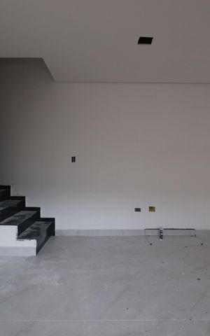 Casa à venda com 83m², 3 quartos e 2 vagasSala