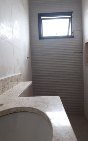Casa à venda com 83m², 3 quartos e 2 vagasBanheiro 2