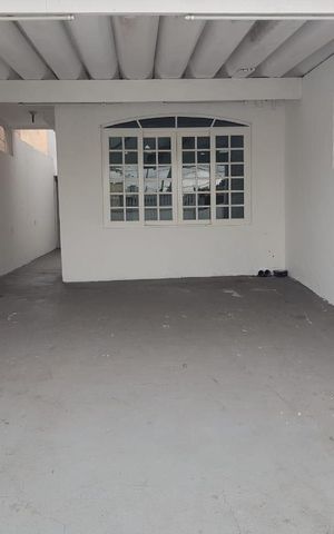 Casa à venda com 161m², 3 quartos e 2 vagas Casa à venda com 161m², 3 quartos e 2 vagasÁrea externa