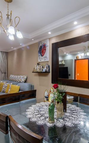 Casa à venda com 245m², 3 quartos e 2 vagas Casa à venda com 245m², 3 quartos e 2 vagasSala