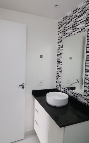Apartamento à venda com 77m², 2 quartos e 1 vagaBanheiro da Suíte
