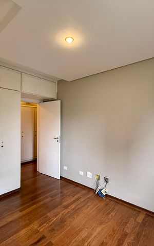Apartamento à venda com 320m², 4 quartos e 4 vagas Apartamento à venda com 320m², 4 quartos e 4 vagasSuíte 1