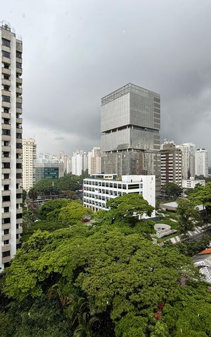 Apartamento à venda com 320m², 4 quartos e 4 vagas Apartamento à venda com 320m², 4 quartos e 4 vagasVista