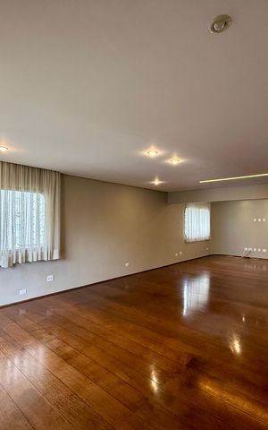 Apartamento à venda com 320m², 4 quartos e 4 vagas Apartamento à venda com 320m², 4 quartos e 4 vagasSala