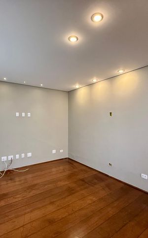 Apartamento à venda com 320m², 4 quartos e 4 vagas Apartamento à venda com 320m², 4 quartos e 4 vagasSala