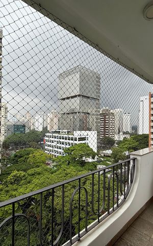 Apartamento à venda com 320m², 4 quartos e 4 vagas Apartamento à venda com 320m², 4 quartos e 4 vagasSacada