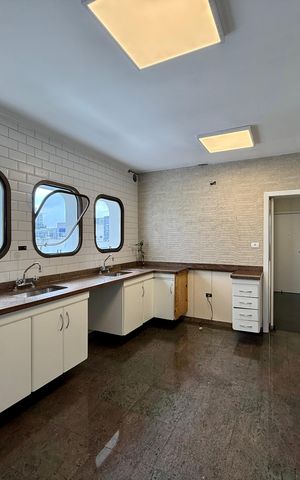 Apartamento à venda com 320m², 4 quartos e 4 vagas Apartamento à venda com 320m², 4 quartos e 4 vagasCozinha