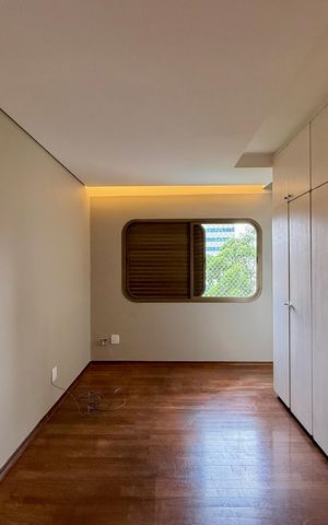 Apartamento à venda com 320m², 4 quartos e 4 vagas Apartamento à venda com 320m², 4 quartos e 4 vagasSuíte 3