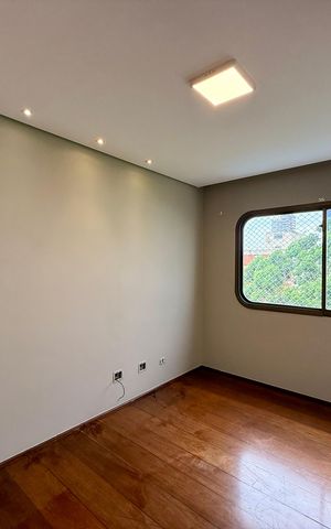 Apartamento à venda com 320m², 4 quartos e 4 vagas Apartamento à venda com 320m², 4 quartos e 4 vagasSala
